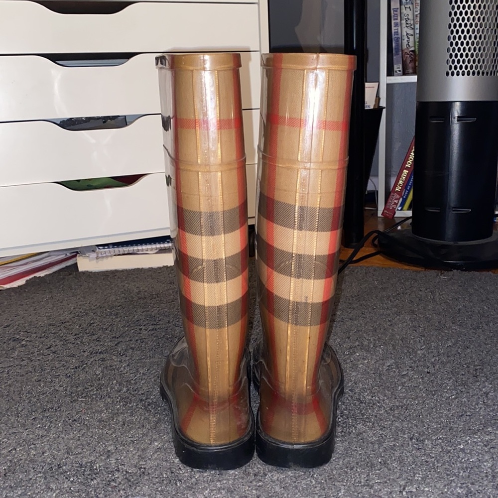 Classic Burberry patterned rain boots - Picture 5 of 6